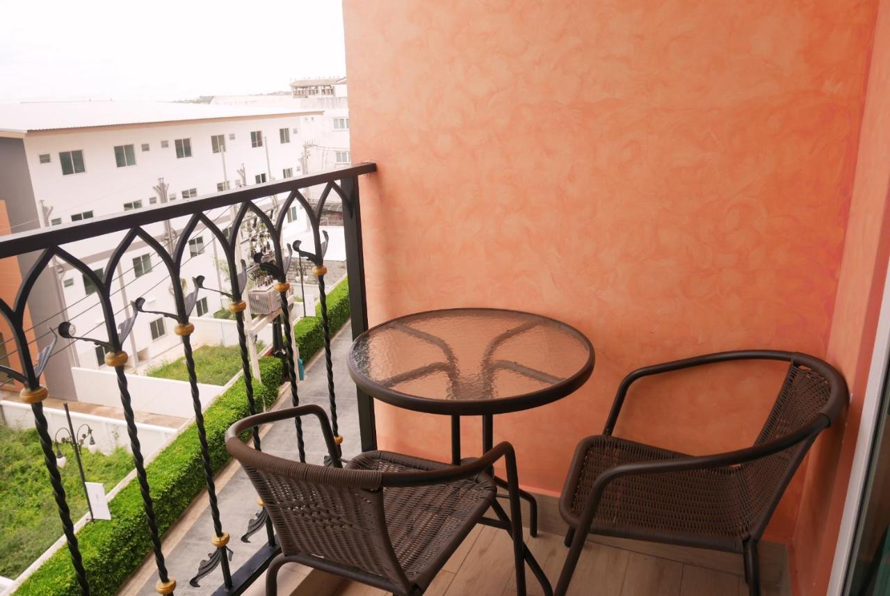 Seven Seas Resort Pattaya & Sofa Bed Jomtien Beach Buitenkant foto