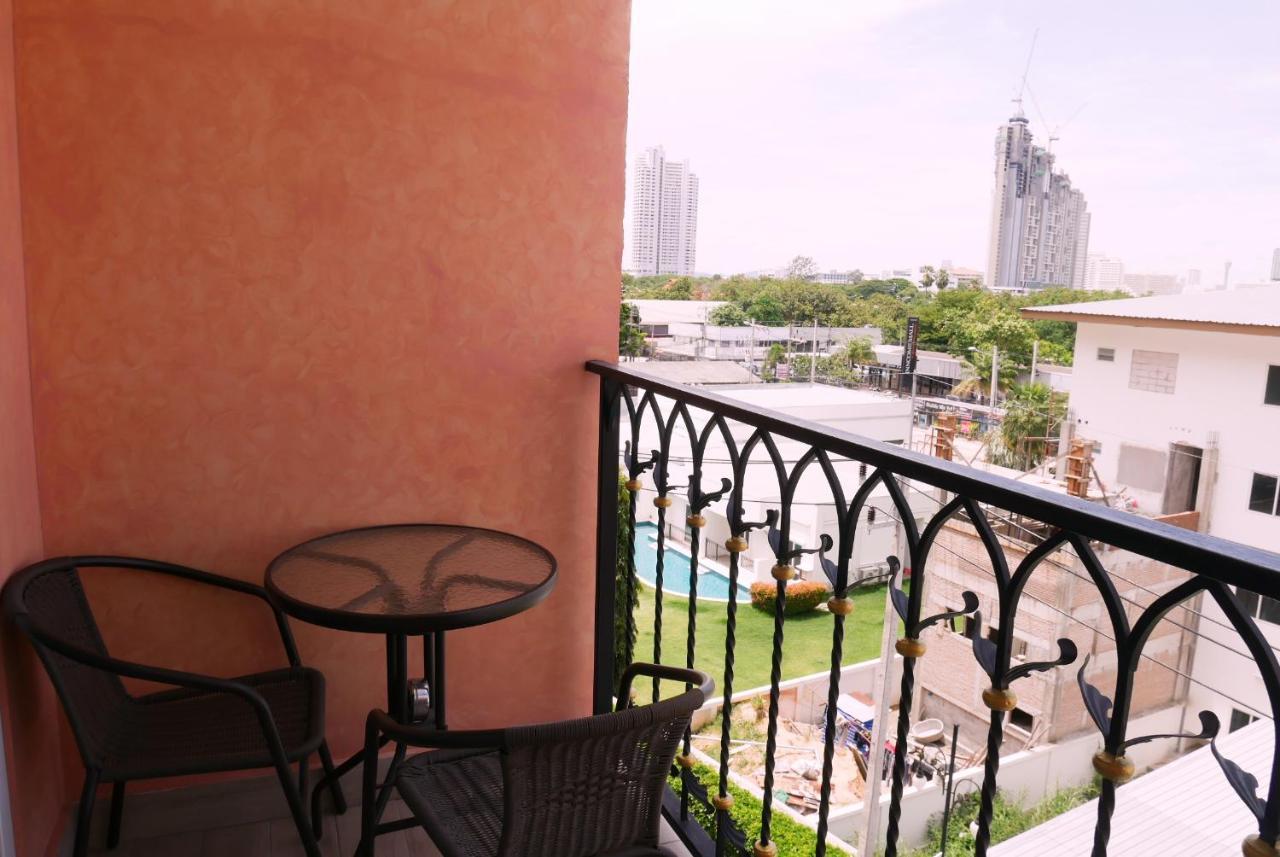 Seven Seas Resort Pattaya & Sofa Bed Jomtien Beach Buitenkant foto